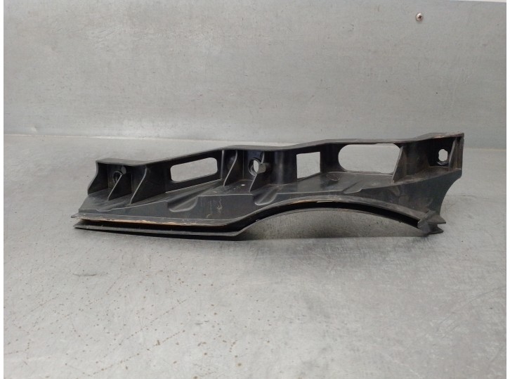 Replacement right headlight bracket for Volkswagen Passat Variant (3C5) 2.0 TDI OEM IAM reference 3C0807890 