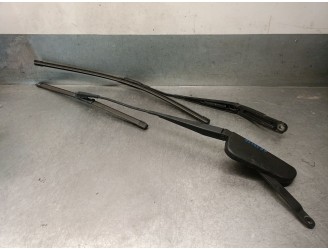 Recambio de brazo limpia delantero derecho para mercedes-benz clase m (w164) ml 320 cdi 4-matic (164.122) referencia OEM IAM A16