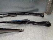 Replacement front right wiper arm for Chrysler PT Cruiser (PT) 2.2 CRD CAT OEM IAM reference 5018434AA 