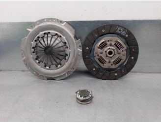 Replacement clutch kit for Fiat Punto Sedan (176) 1.1 CAT OEM IAM reference 826350 700335 VALEO