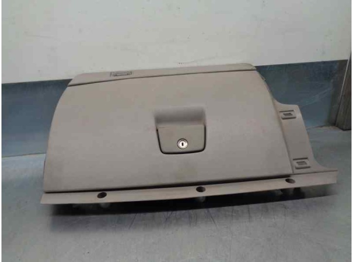 Recambio de guantera para volvo v50 familiar 2.0 diesel cat referencia OEM IAM 8626141 
