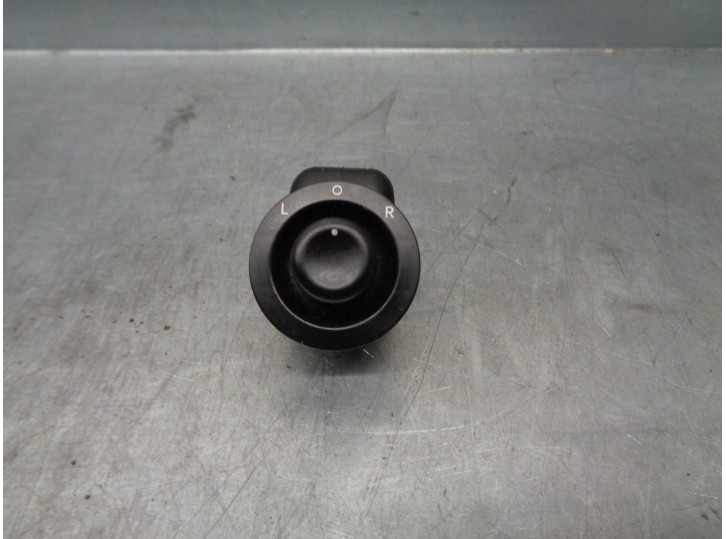 Replacement mirror control switch for Chrysler PT Cruiser (PT) 2.2 CRD CAT OEM IAM reference 04602788AA 