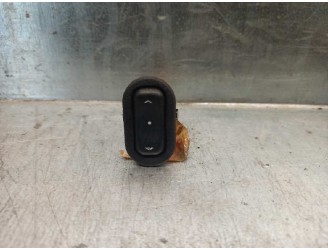 Replacement right front window switch for Opel Zafira A 2.0 DTI OEM IAM reference 90561388 13363100 