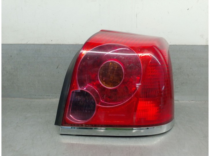 Recambio de piloto trasero derecho para toyota avensis sedán (_t25_) 1.8 (zzt251_) referencia OEM IAM 8155105140 8155105140 