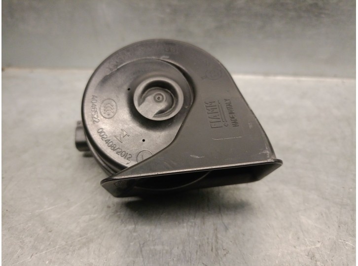 Recambio de claxon para volvo v40 hatchback (525) d3 referencia OEM IAM 32237981 