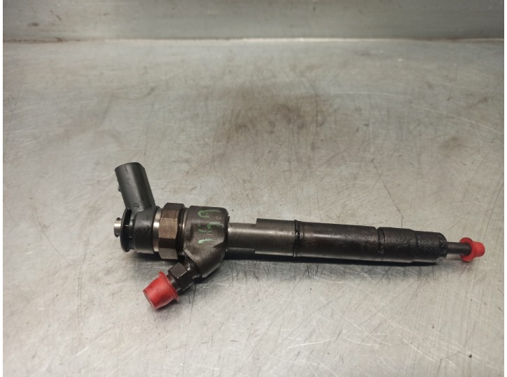 Recambio de inyector para smart forfour 1.5 cdi cat referencia OEM IAM A6400700787 0445110167 BOSCH