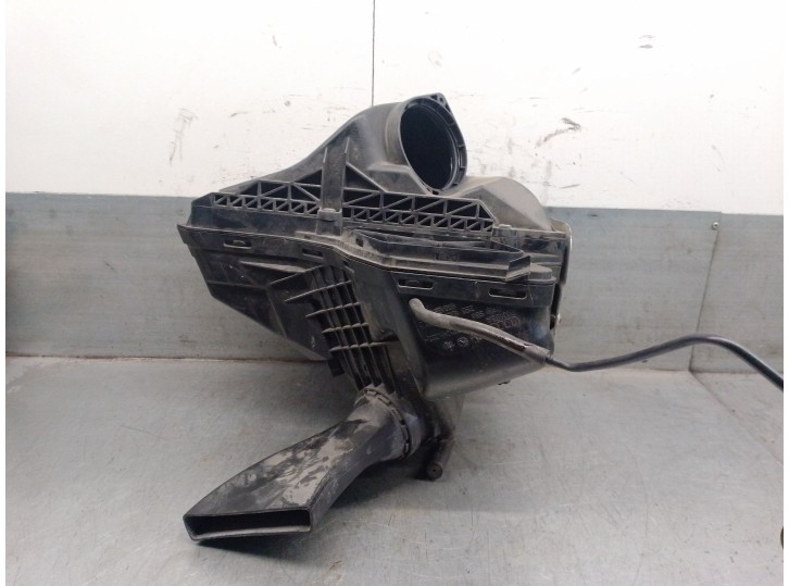 Recambio de carcasa filtro de aire para audi a4 b8 (8k2) 2.0 tdi referencia OEM IAM 8K0133837T 8K0133837BF 