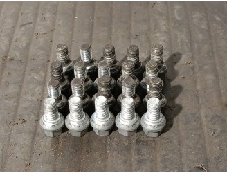 Recambio de tornillo para mercedes-benz clase s (w126) berlina+coupe 3.0 referencia OEM IAM A1705840538  