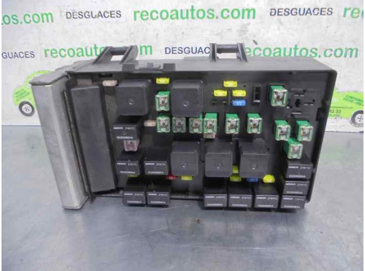 Recambio de caja reles / fusibles para chrysler grand voyager (rg) 2.5 referencia OEM IAM P04727558AD 0472755080AD 