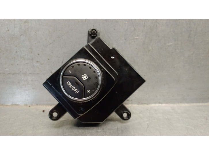 Recambio de mando climatizador para kia sorento iii (um) 2.2 crdi referencia OEM IAM 97983C5000  