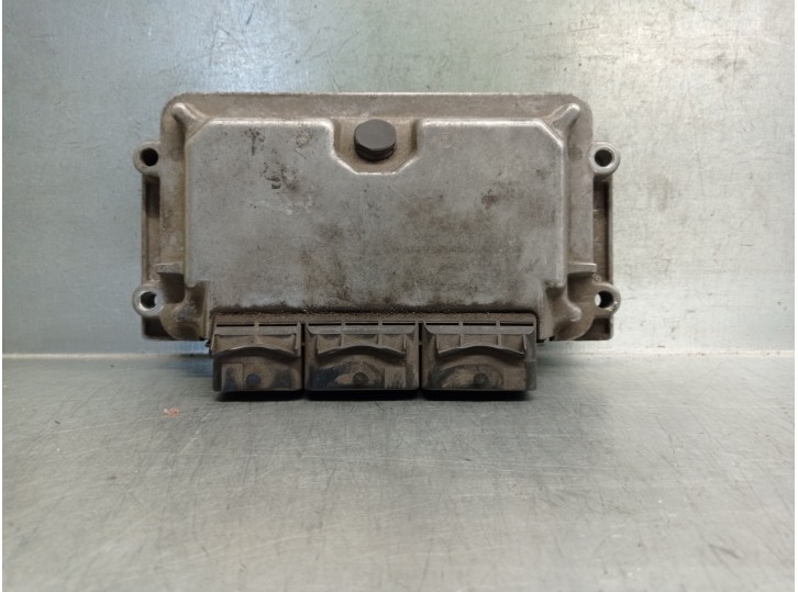 Recambio de centralita motor uce para citroën saxo 1.5 diesel referencia OEM IAM 9641757480 