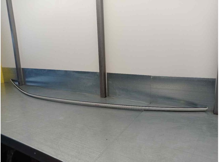 Recambio de molduras delanteras para bmw serie 5 berlina (g30) 2.0 16v turbodiesel referencia OEM IAM 741949907  