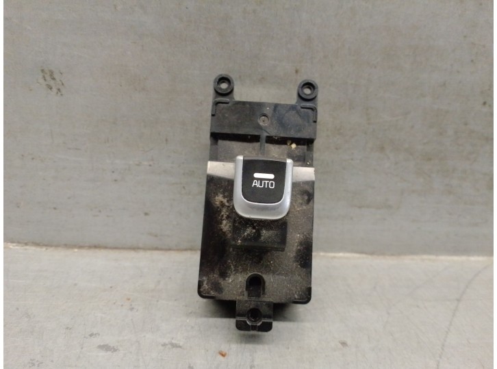 Recambio de mando elevalunas trasero izquierdo para kia sorento iii (um) 2.2 crdi referencia OEM IAM 93580C5100WK 