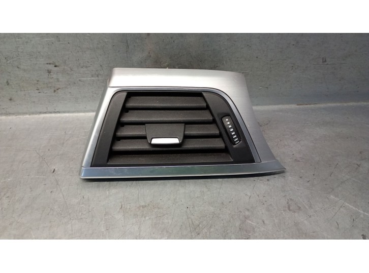 Replacement air vent for BMW 3 (F30, F80) 330 e OEM IAM reference 64229218549 64229218549 