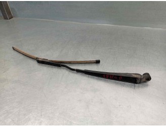 Recambio de brazo limpia trasero para land rover range rover sport 3.0 td v6 cat referencia OEM IAM GK6217C403AB 