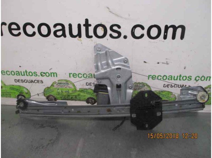 Replacement front right window regulator for Dacia Sandero II 0.9 TCe CAT OEM IAM reference 807209299R 5 DOORS