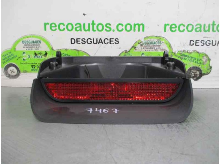 Recambio de luz central de freno para dacia sandero ii 0.9 tce cat referencia OEM IAM 265987418R  