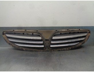 Recambio de rejilla delantera para ssangyong kyron 200 xdi limited referencia OEM IAM 7945109000  