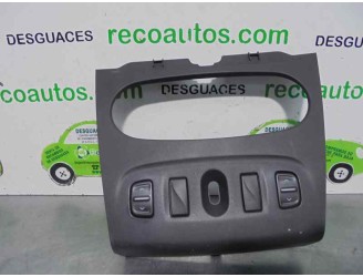 Recambio de mando elevalunas delantero izquierdo para dacia sandero ii 0.9 tce cat referencia OEM IAM 275009384R 
