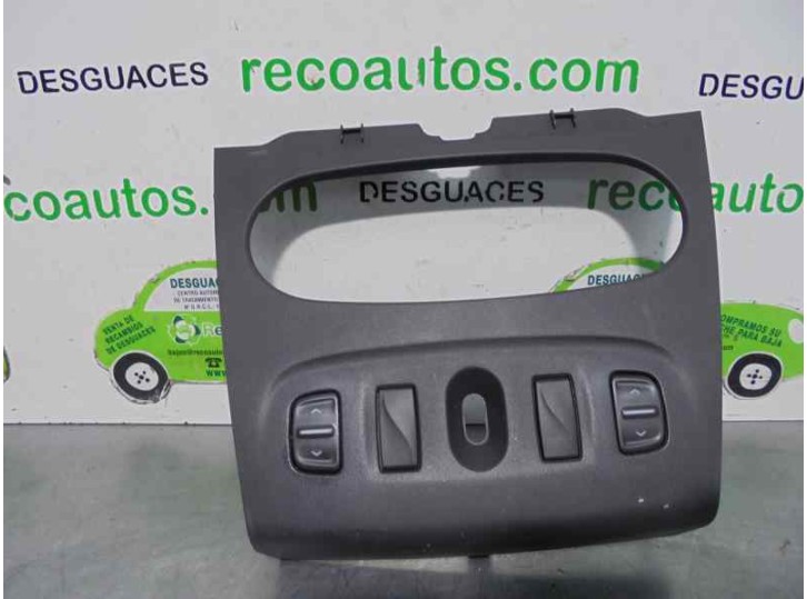 Recambio de mando elevalunas delantero izquierdo para dacia sandero ii 0.9 tce cat referencia OEM IAM 275009384R 