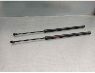 Replacement boot/tailgate struts for Seat Arona 1.0 TSI OEM IAM reference 6F9827550A 