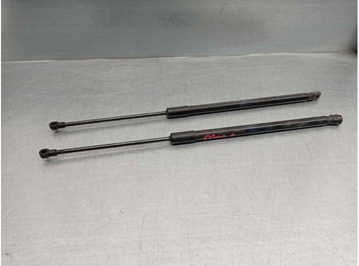 Replacement boot/tailgate struts for Seat Arona 1.0 TSI OEM IAM reference 6F9827550A 
