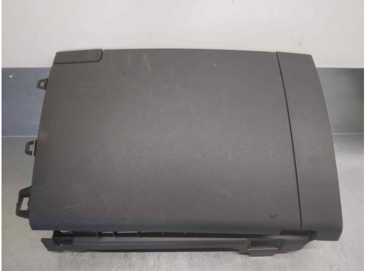 Recambio de guantera para skoda karoq (nu) 125 aniversario referencia OEM IAM 57B857097G 