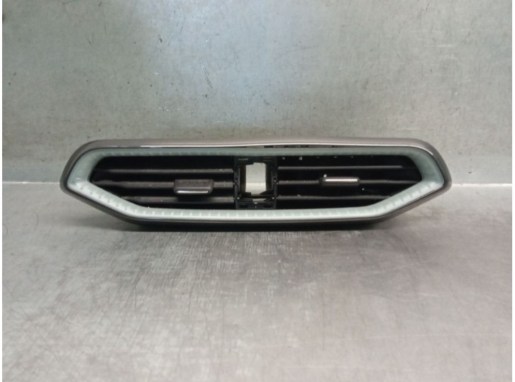 Recambio de aireador para seat arona (kj7, kjp) 1.0 tsi referencia OEM IAM 6F0820951D 1237402305 