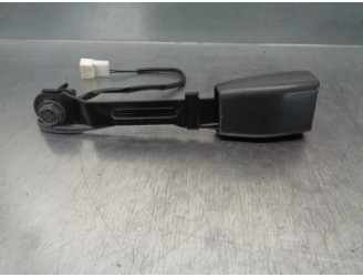 Recambio de enganche cinturon para ssangyong kyron 200 xdi limited referencia OEM IAM 7466109000 DEL DER 5 PUERTAS