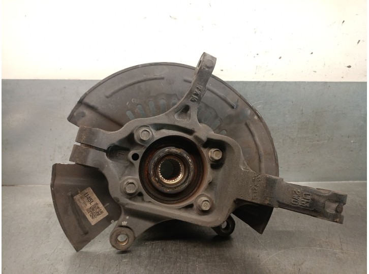 Replacement front left steering knuckle for Kia Sorento III (UM) 2.2 CRDi OEM IAM reference 51715C5200 51715C5200 