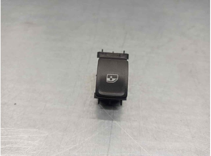 Recambio de mando elevalunas delantero derecho para seat arona 1.0 tsi referencia OEM IAM 5G0959855P 