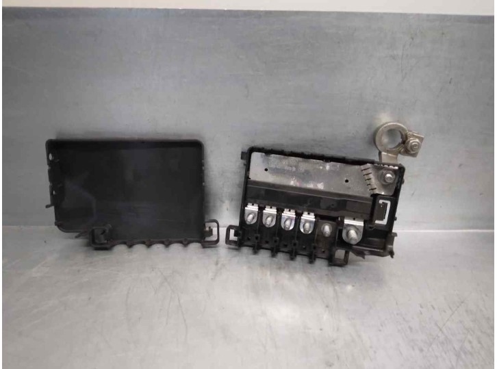 Recambio de caja reles / fusibles para seat arona 1.0 tsi referencia OEM IAM 2Q0937548D 