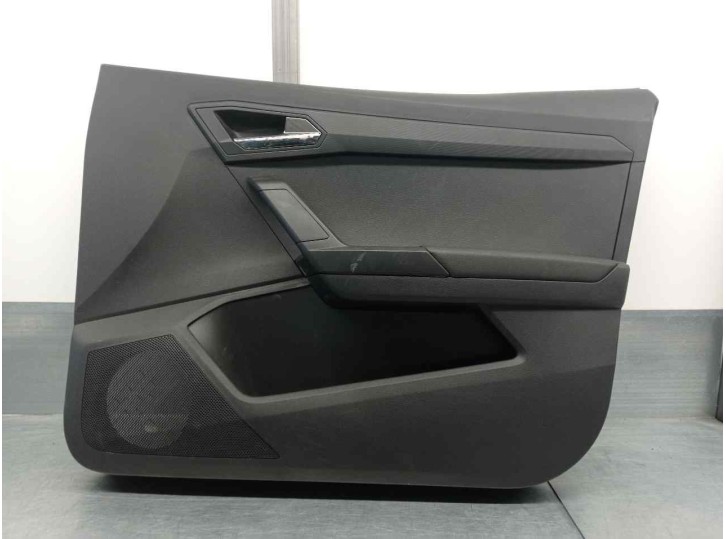 Replacement front right door panel trim for Seat Arona 1.0 TSI OEM IAM reference 6F0867114 