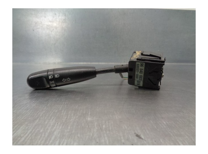 Recambio de mando luces para chevrolet aveo 1.4 cat referencia OEM IAM 96540683 