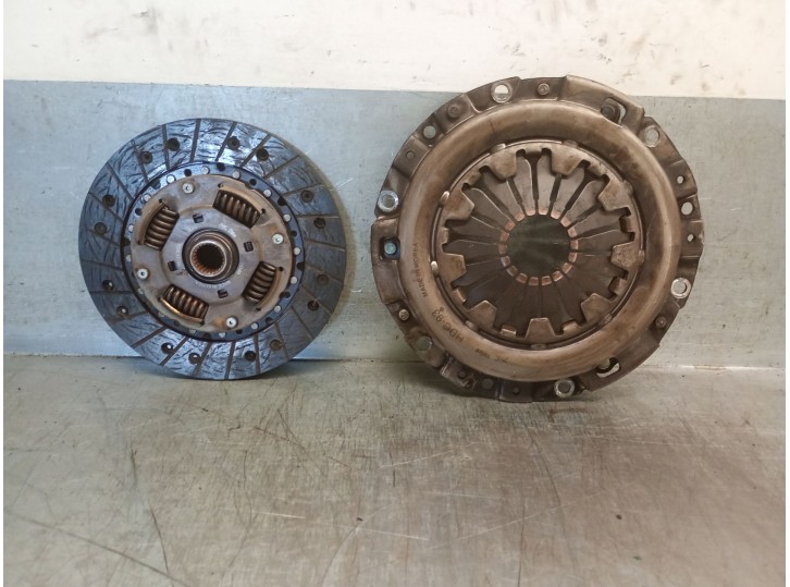 Recambio de kit embrague para kia picanto i (sa) 1.1 referencia OEM IAM 4130002510 4130002510 VALEO