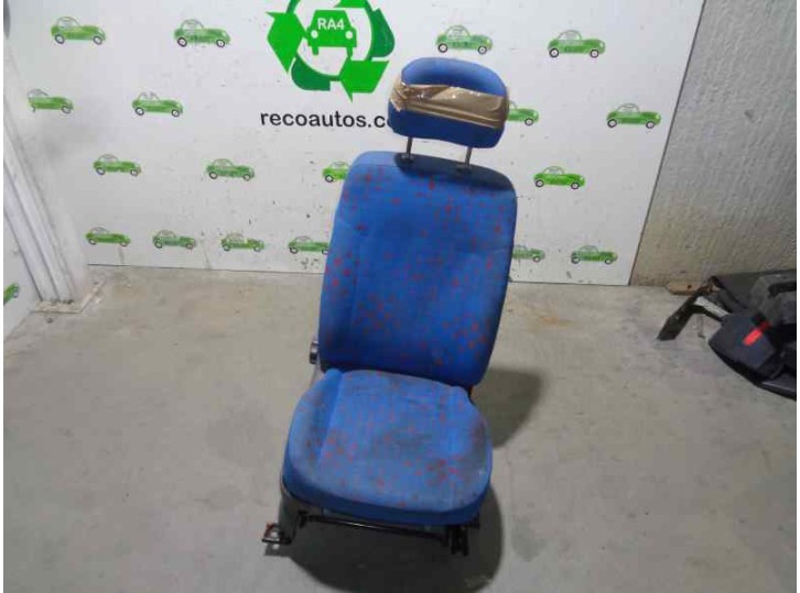 Recambio de asiento delantero derecho para opel agila básico referencia OEM IAM TELA AZUL Y ROJA 5 PUERTAS