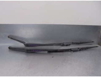 Recambio de brazo limpia delantero derecho para toyota avensis berlina (t 22) 1.8 16v cat referencia OEM IAM 8521105051 85221050