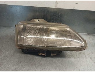 Recambio de faro derecho para renault laguna (b56) 1.8 referencia OEM IAM 7700820119 085313 5 PUERTAS