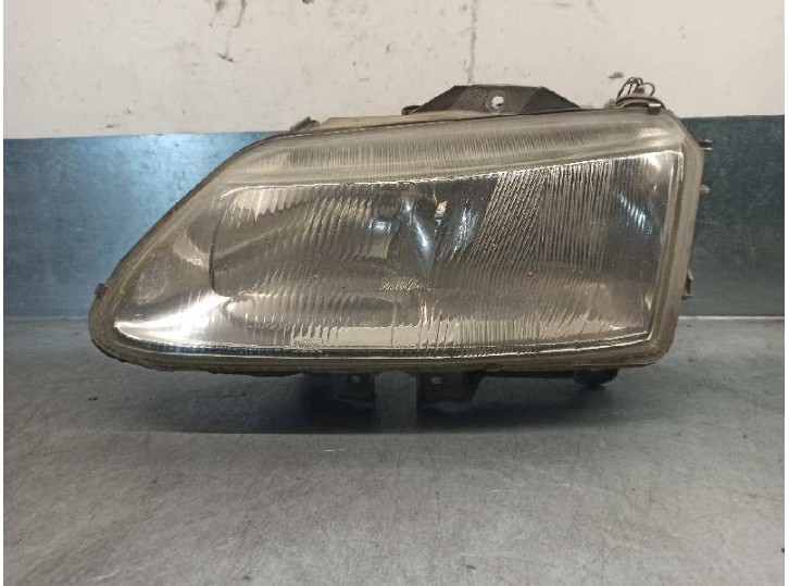 Recambio de faro izquierdo para renault laguna (b56) 1.8 referencia OEM IAM 7700820118 