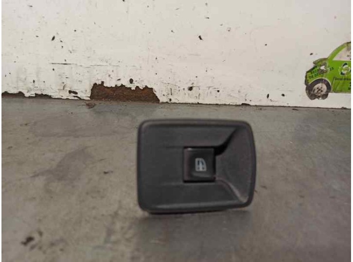 Recambio de mando elevalunas trasero izquierdo para dacia lodgy 1.6 cat referencia OEM IAM 255217475R 