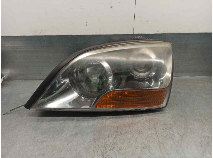 Recambio de faro izquierdo para kia sorento 2.5 crdi referencia OEM IAM 921013E5XX  5 PUERTAS