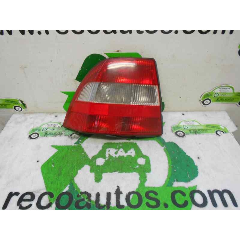 Recambio de piloto trasero izquierdo para opel vectra b caravan 2.0 dti referencia OEM IAM 37370751 90568047 GM