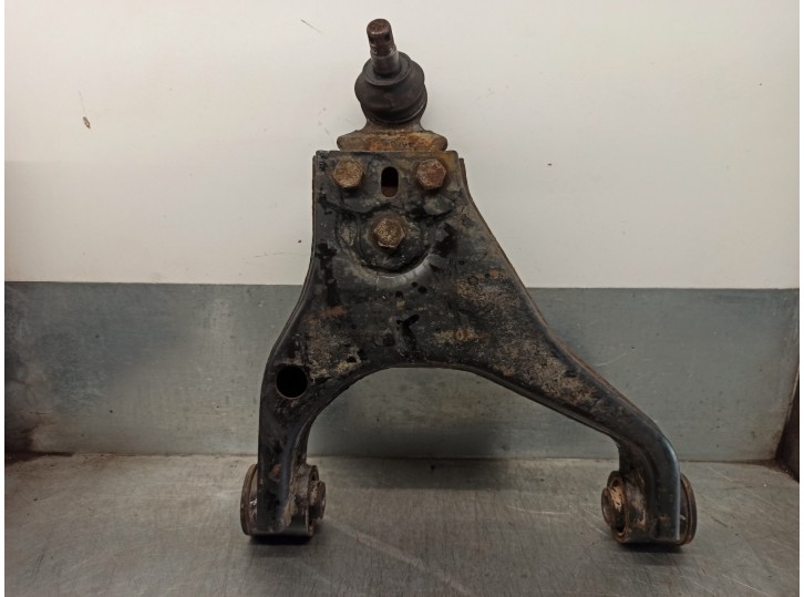 Replacement front right lower suspension arm for Kia Sorento 2.5 CRDi CAT OEM IAM reference 545203E001 