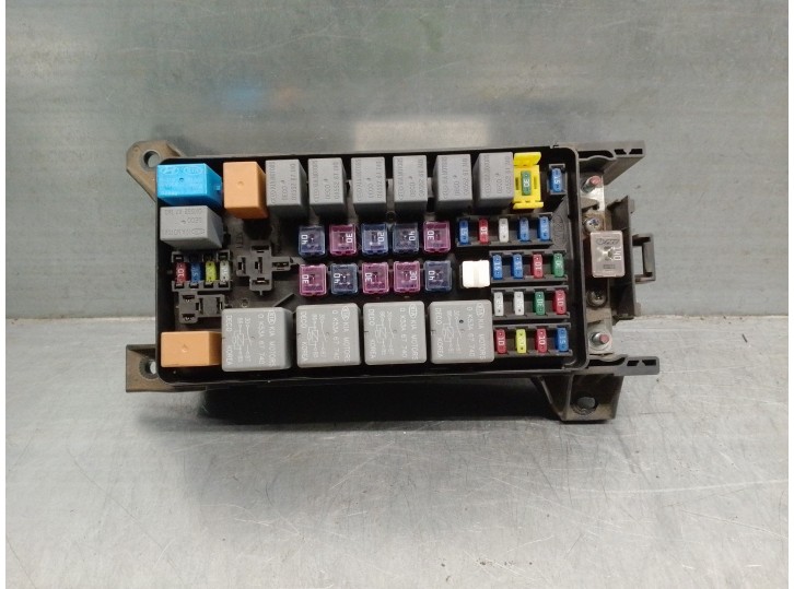 Replacement relay/fuse box for Kia Sorento 2.5 CRDi OEM IAM reference 911613E010 SEWON
