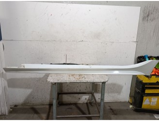 Recambio de faldon lateral para jaguar xe (x760) 2.0 d referencia OEM IAM T4N18961LML T4N18961LML 