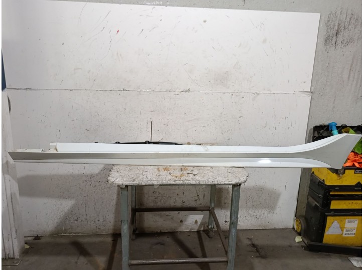 Recambio de faldon lateral para jaguar xe (x760) 2.0 d referencia OEM IAM T4N18961LML T4N18961LML 