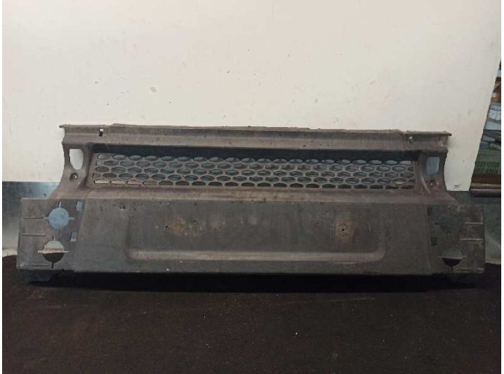 Recambio de paragolpes delantero para ford transit mod.2000 caja abierta 2.4 tde referencia OEM IAM YC1517D957AW CENTRAL 