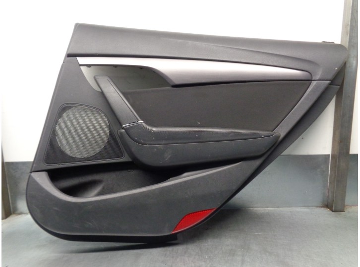 Recambio de guarnecido puerta trasera derecha para hyundai i40 cw 1.7 crdi cat referencia OEM IAM 833083Z060UNN  