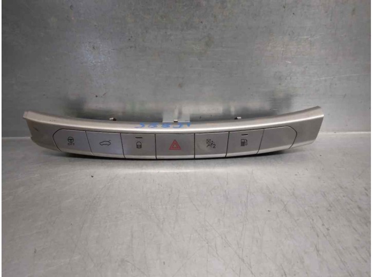 Replacement hazard warning switch for Fiat Tipo II (357) FAM Easy OEM IAM reference 07356568140 30281455 