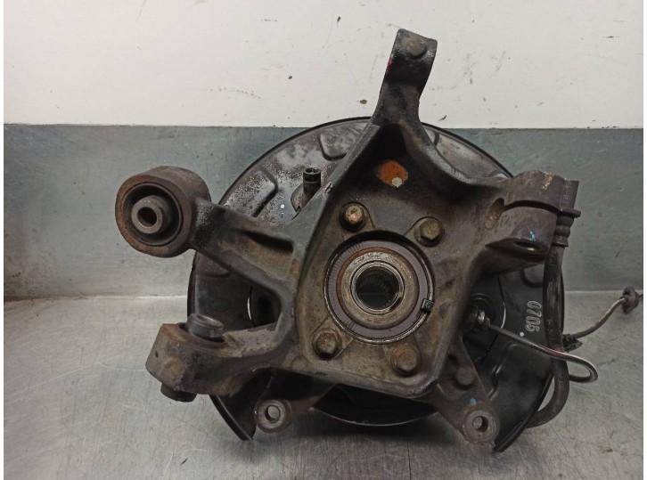 Recambio de mangueta trasera derecha para subaru legacy kombi/outback b14 2.0 cat referencia OEM IAM 28411AJ001  